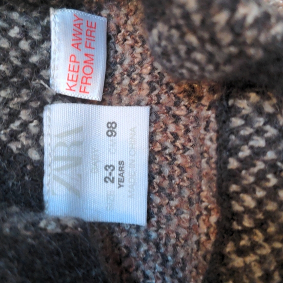 Adorable sweater cape from Zara size 2 to 3 - Picture 2 of 3